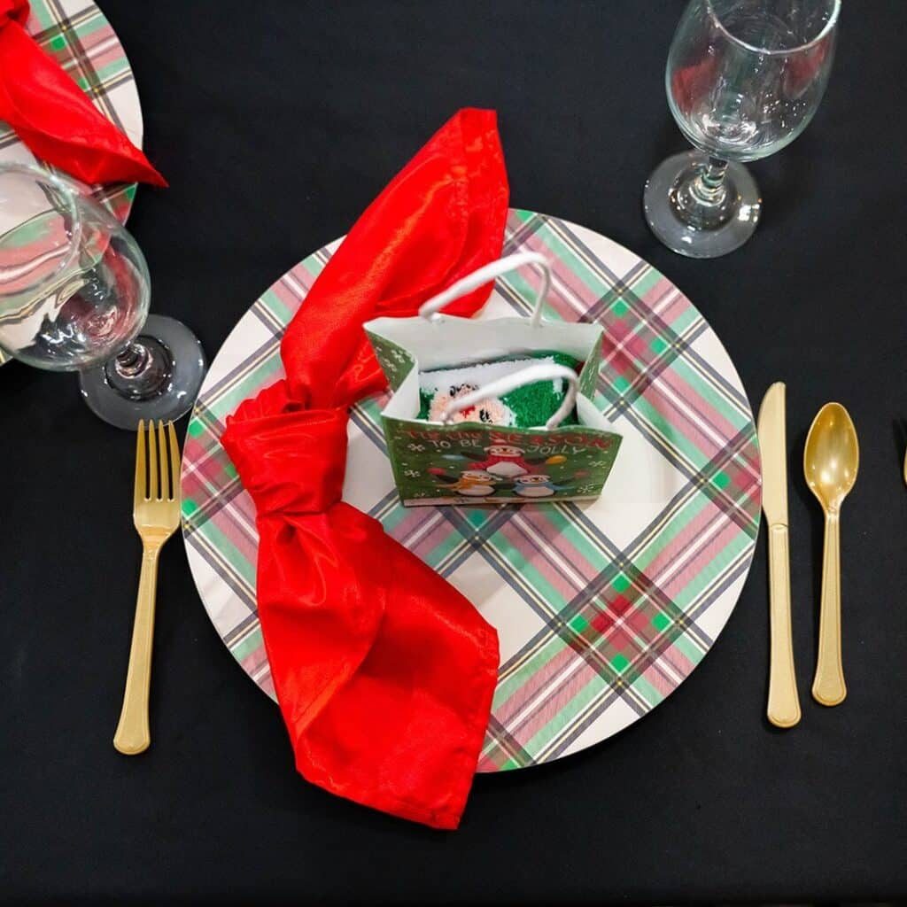 Simple Ideas To Style A Cozy Christmas Tablescape Fairy Godmother